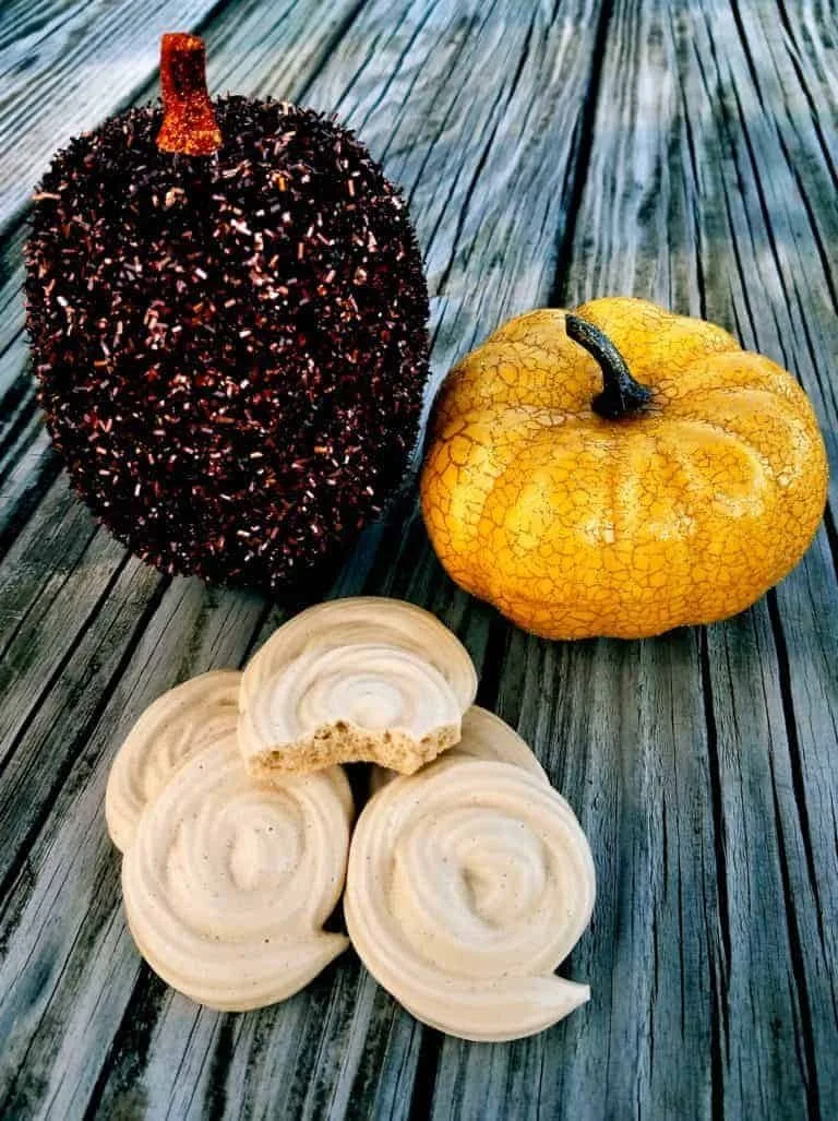 Pumpkin Pie Spiced Meringue Cookies