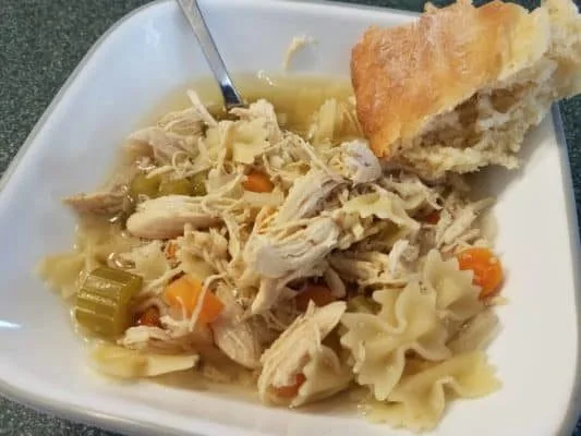 Slow Cooker Chicken Pasta Soup